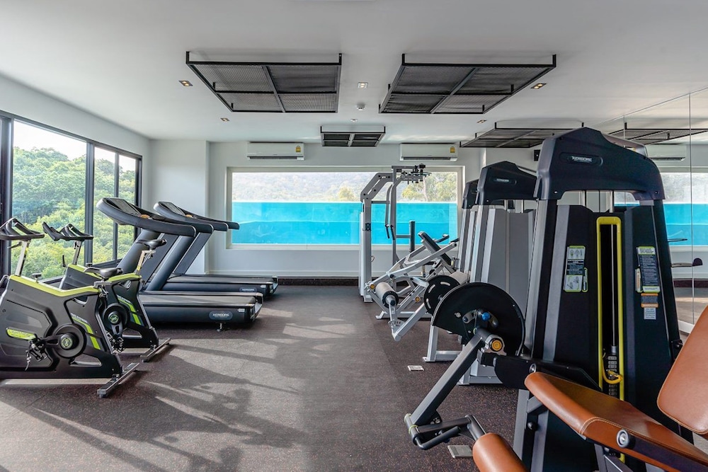 Nai Harn Suite near Beach UTN D502