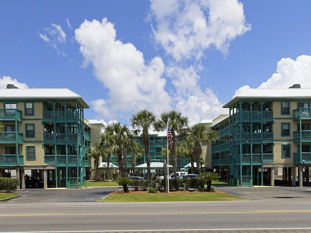 Sea Breeze #305 by Southern Vacation Rentals