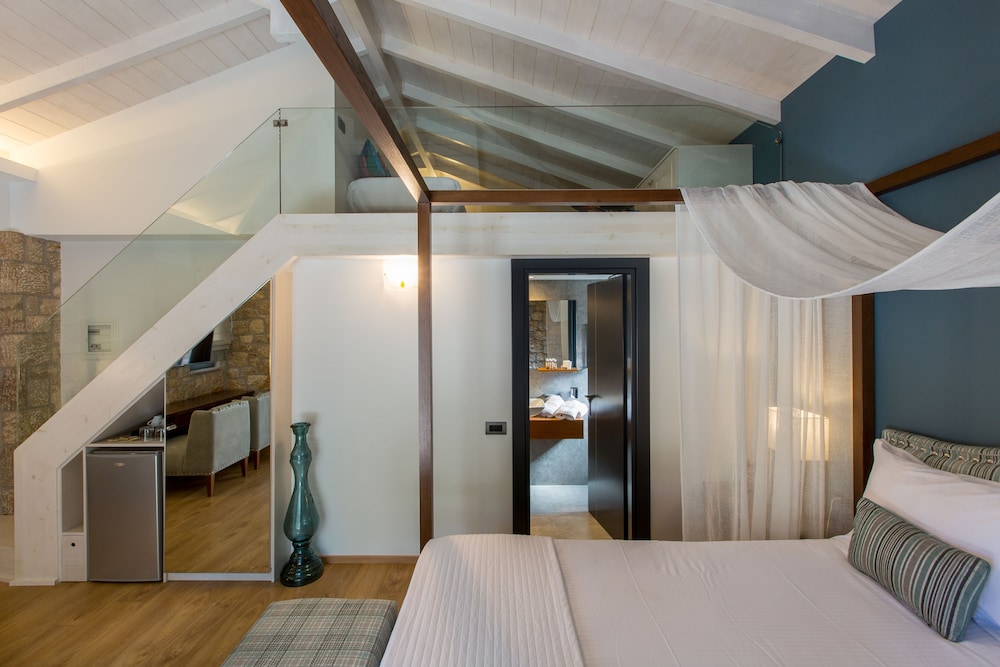 Anthemion Suites & Villas
