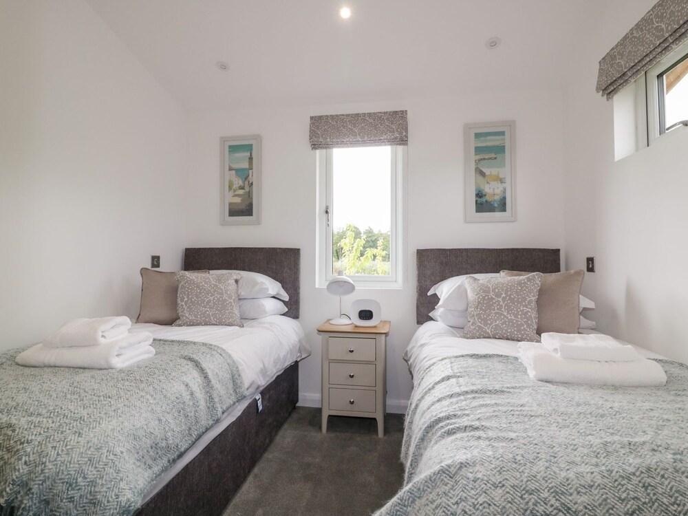 7 Meadow Retreat