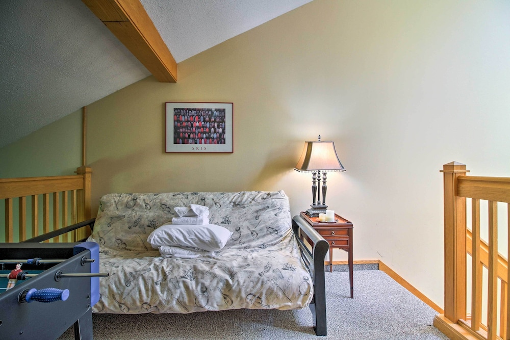 Killington Condo w/ Spa ~ 3 Miles to Ski Resort! view 5