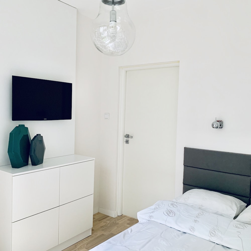 Apartello Modern Apartment - Wilanow view 2