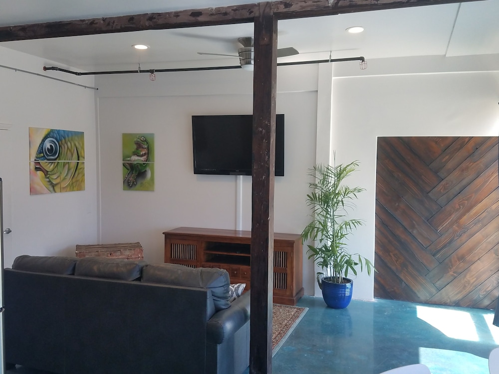 House of Trestles - Hostel