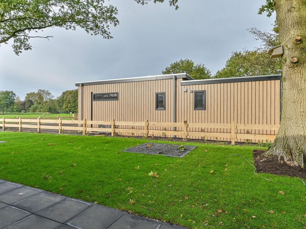 Chalet in Dutch Park With Garden and Terrace