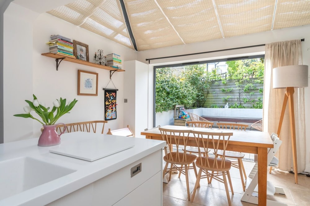 3-bedroom Home in Richmond - Ideal Family Living