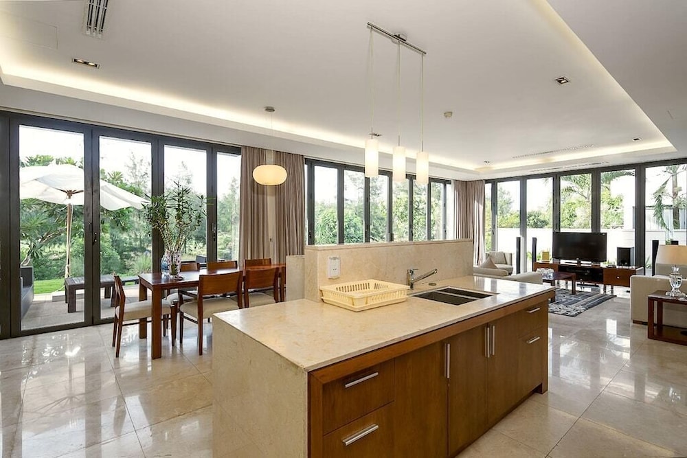 Ocean Luxury Villas Danang