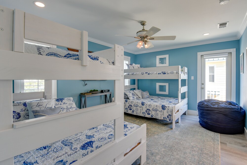 Grand Destin Getaway - Walk a Block to the Beach!