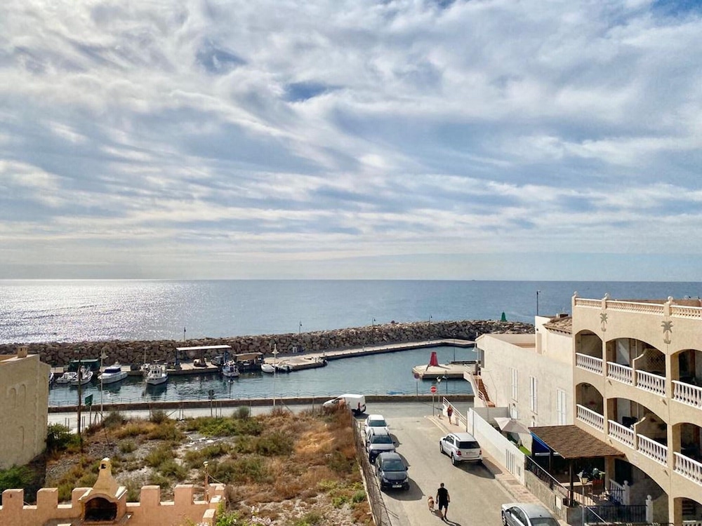 Apartment Near the Beach With sea Views