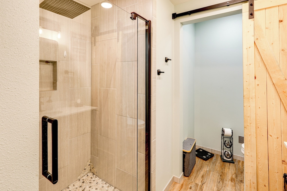 Walk to Dtwn: Dog-friendly Retreat in Fairbanks!