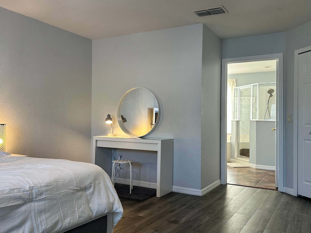 Family Villa 5 Bedroom Near Disney World