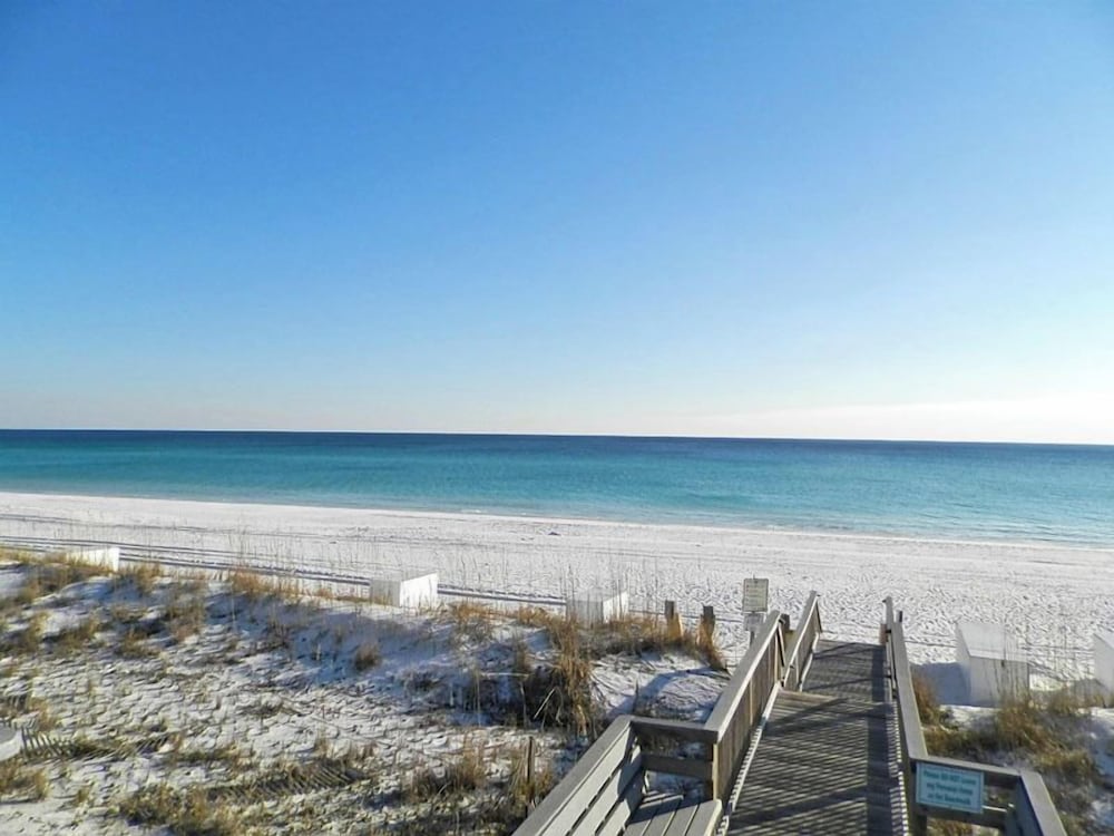 Emerald Port Of Call by Southern Vacation Rentals