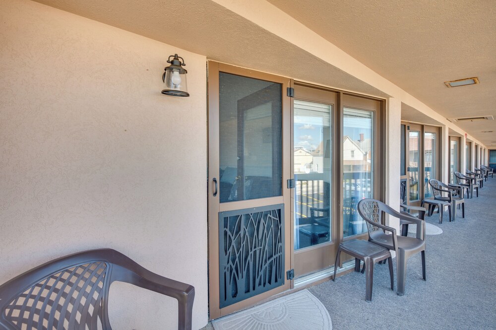 'beachfront 12' Condo on Old Orchard Beach