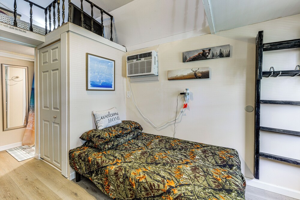 Pet-friendly Raleigh Tiny Home w/ Patio