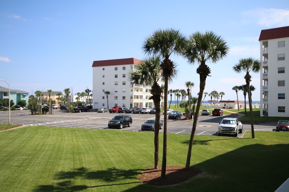 225 El Matador 1 Bedroom Condo by RedAwning view 4