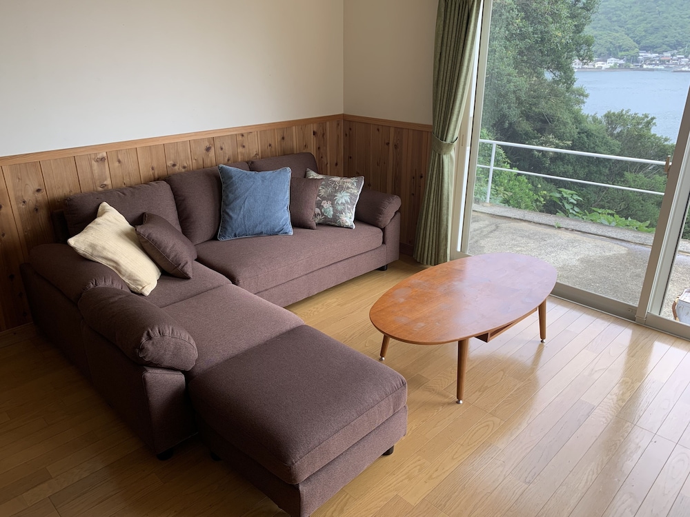 Tsubaki House