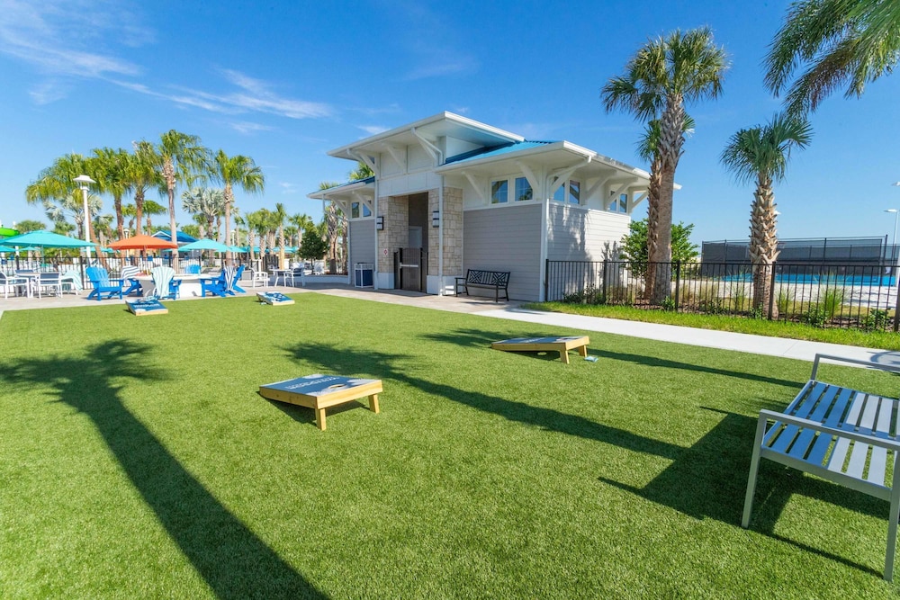 Stylish 5BR Home With Mickey Cars Rooms