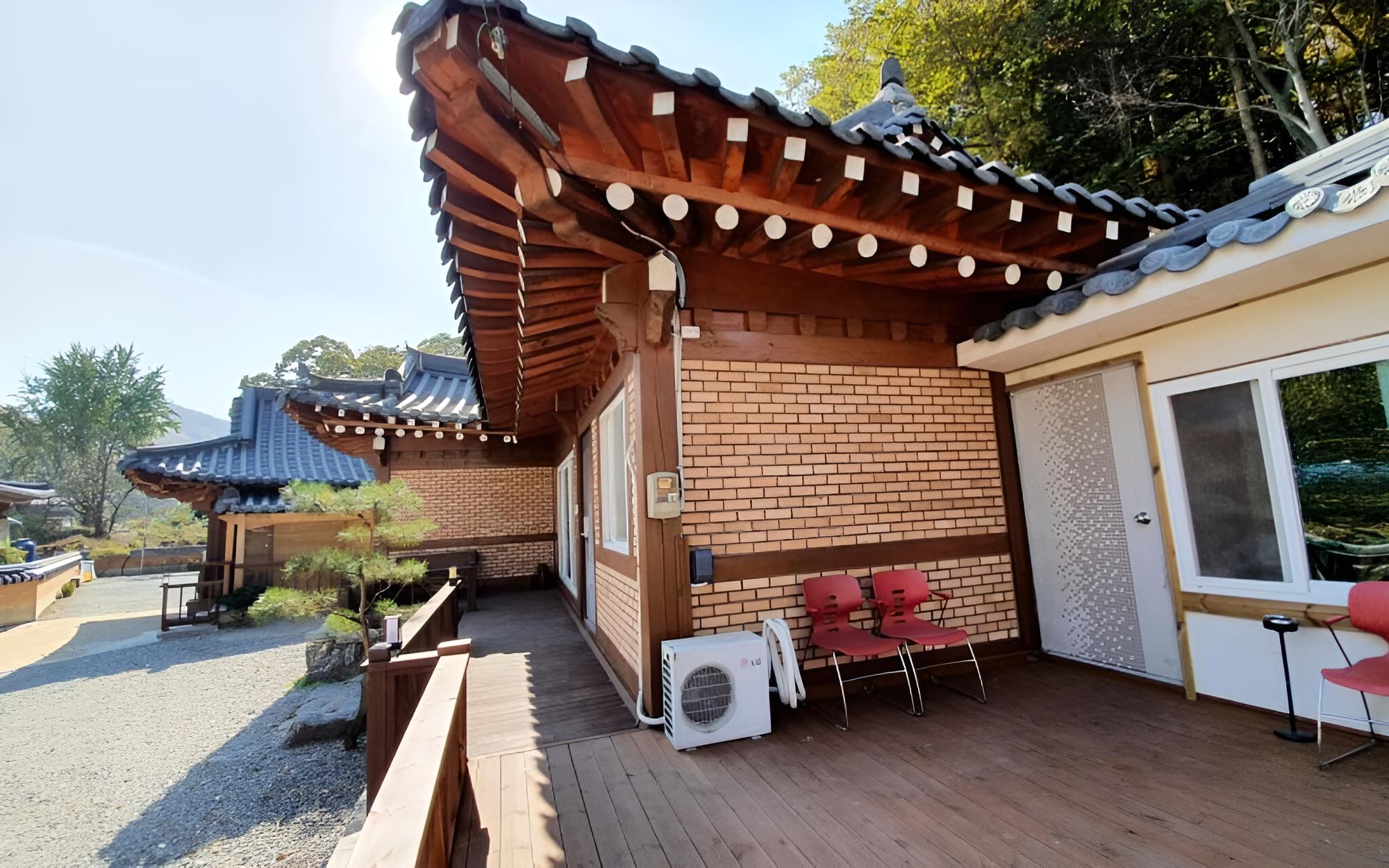 Yong Yejik Hanok Pension