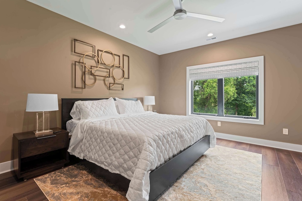 The Luxe Barn Home for 4