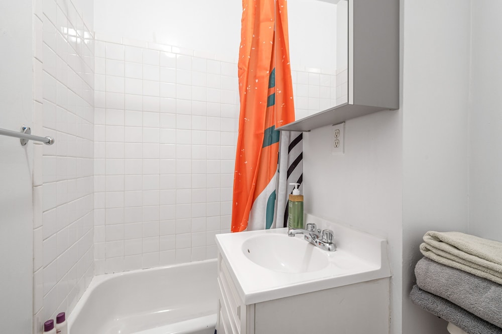 Lovely Apt Near Central Park