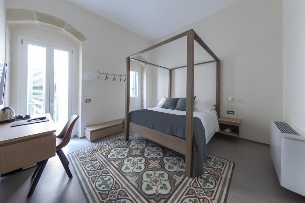 METEORON Luxury Rooms view 4