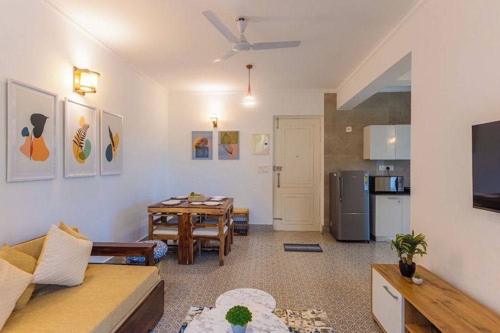Palm Retreat 1BHK Pool & Field Views