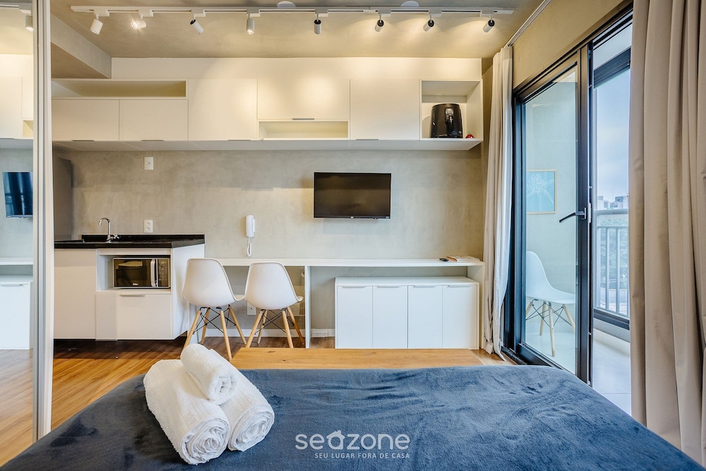 Your Complete Stay in the Best Location of Indianopolis, Just Steps From the Metro - ISM