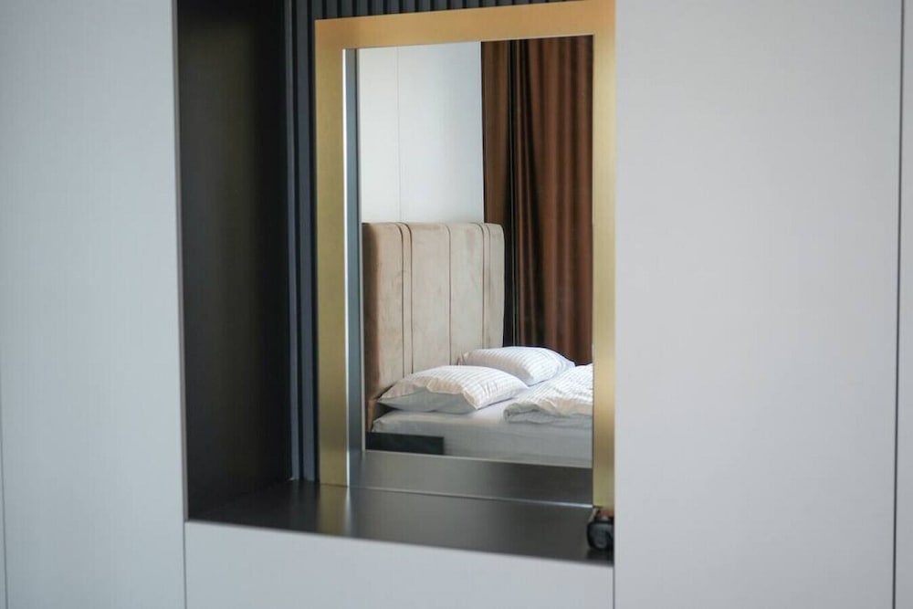 Lovely 1 1 Apartment w Terrace Near Mail of IST
