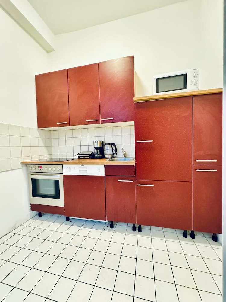 Affordable Cozy 3BR Apt Near FAC Platz