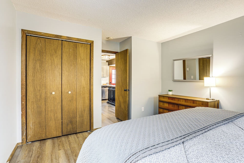 Walk to Hideout Slopes: Home w/ Game Room!