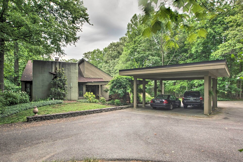 The White Elephant Inn Getaway w/ Pool  Hot Tub! - Property Image 17