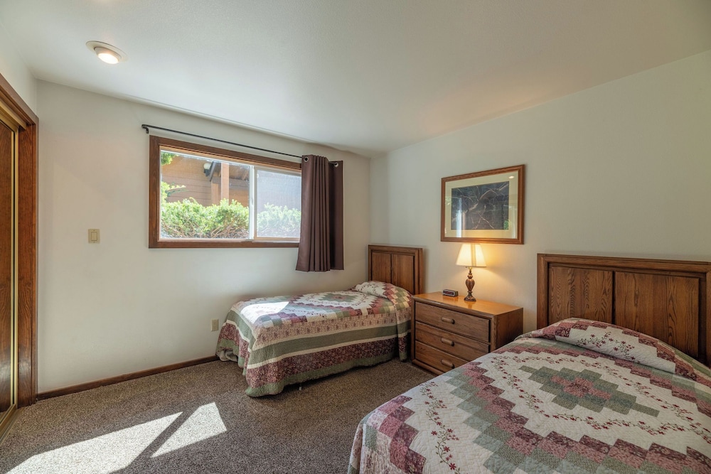 Pend Oreille Shores Resort