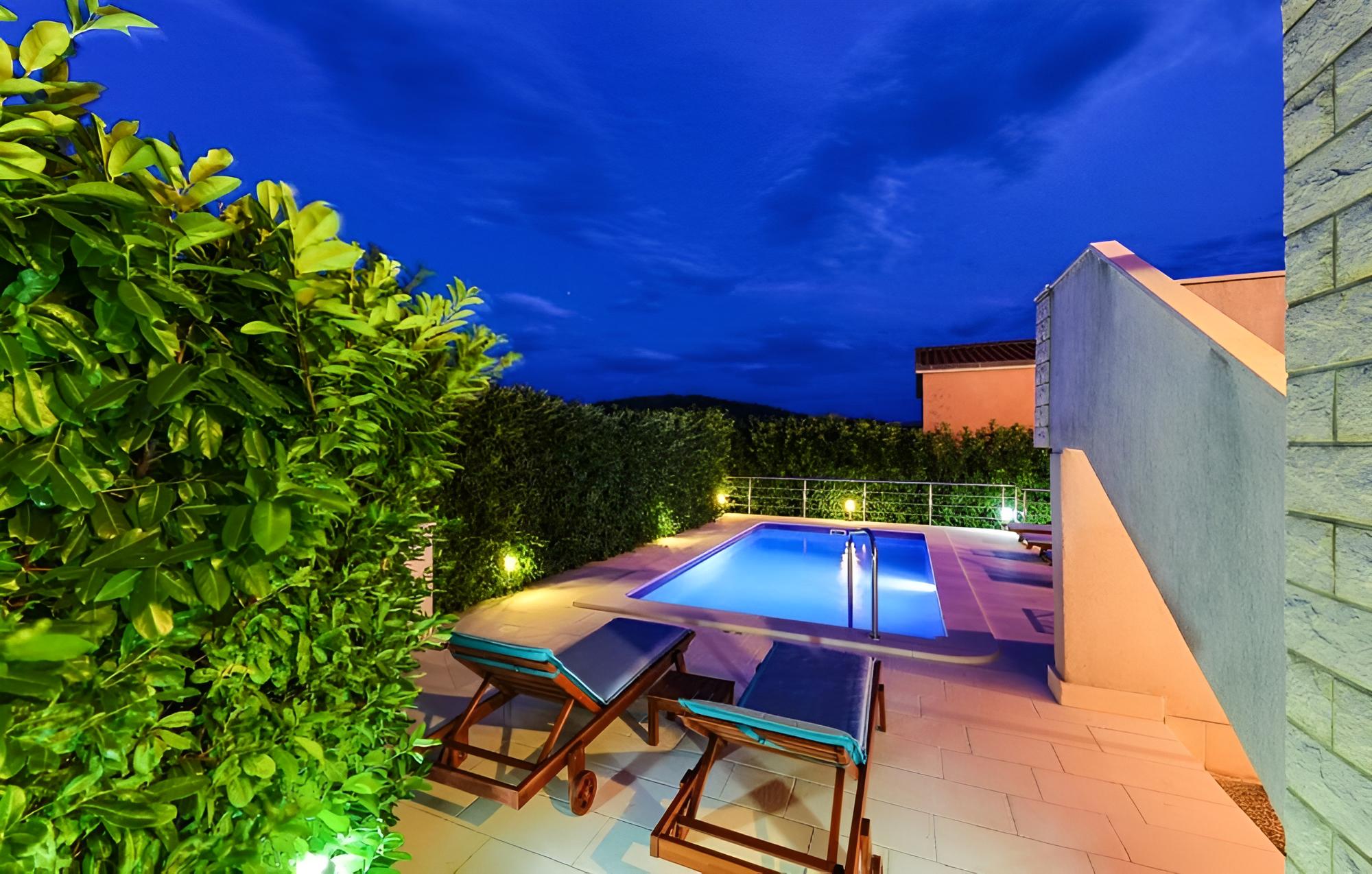 Rafaeli - With Pool - H view 3