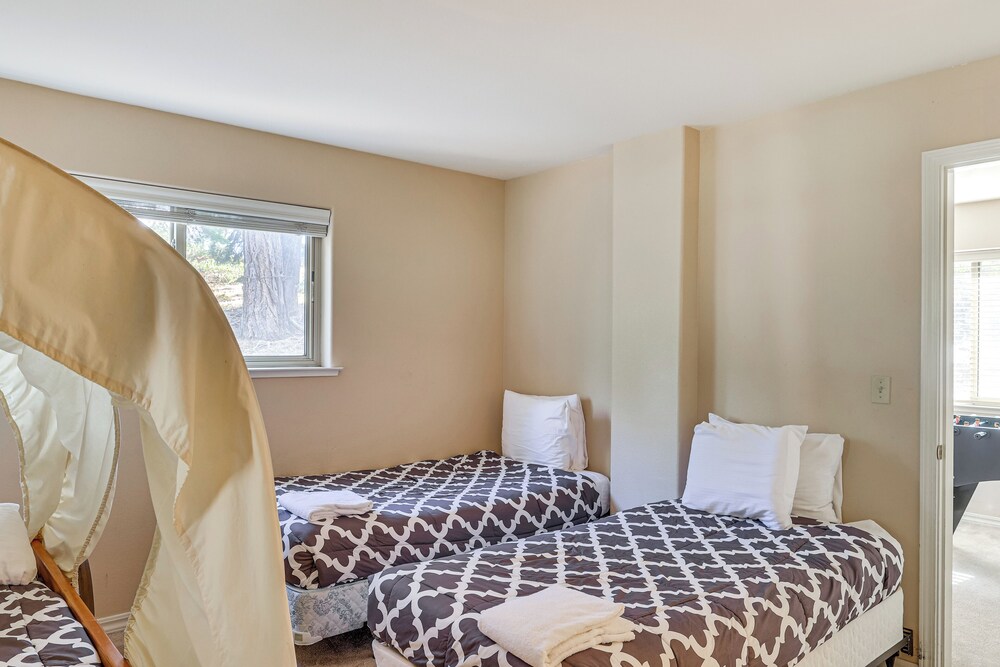 7 Mi to Beach: Home w/ Hot Tub in South Lake Tahoe