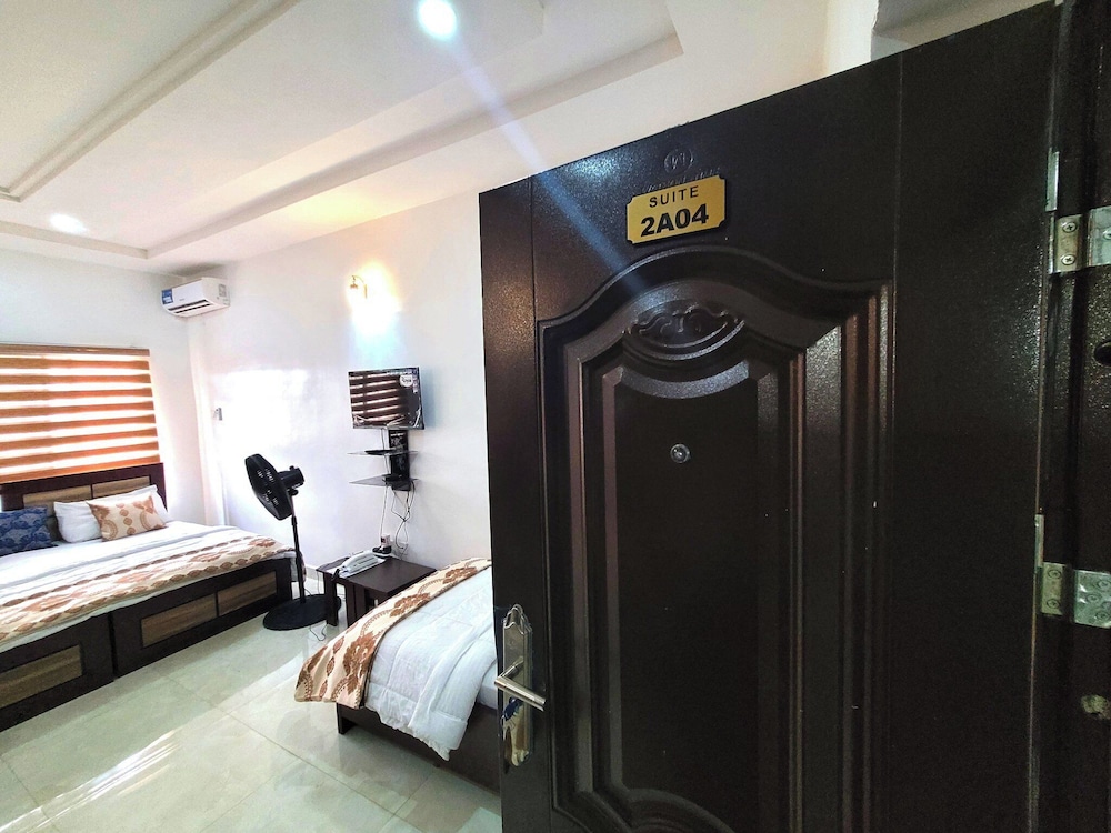 ROSSY'S APARTMENTS