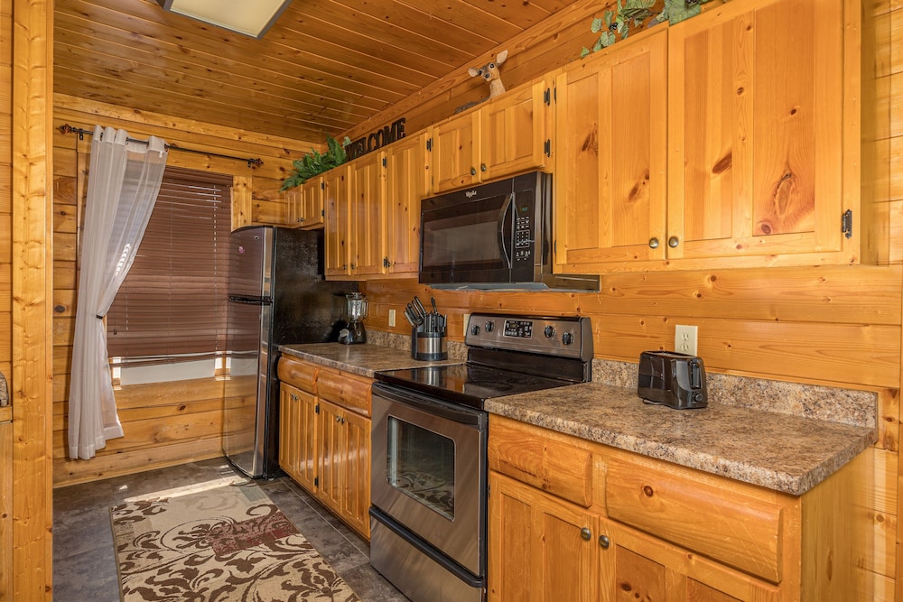 Dream on High - One Bedroom Cabin view 2