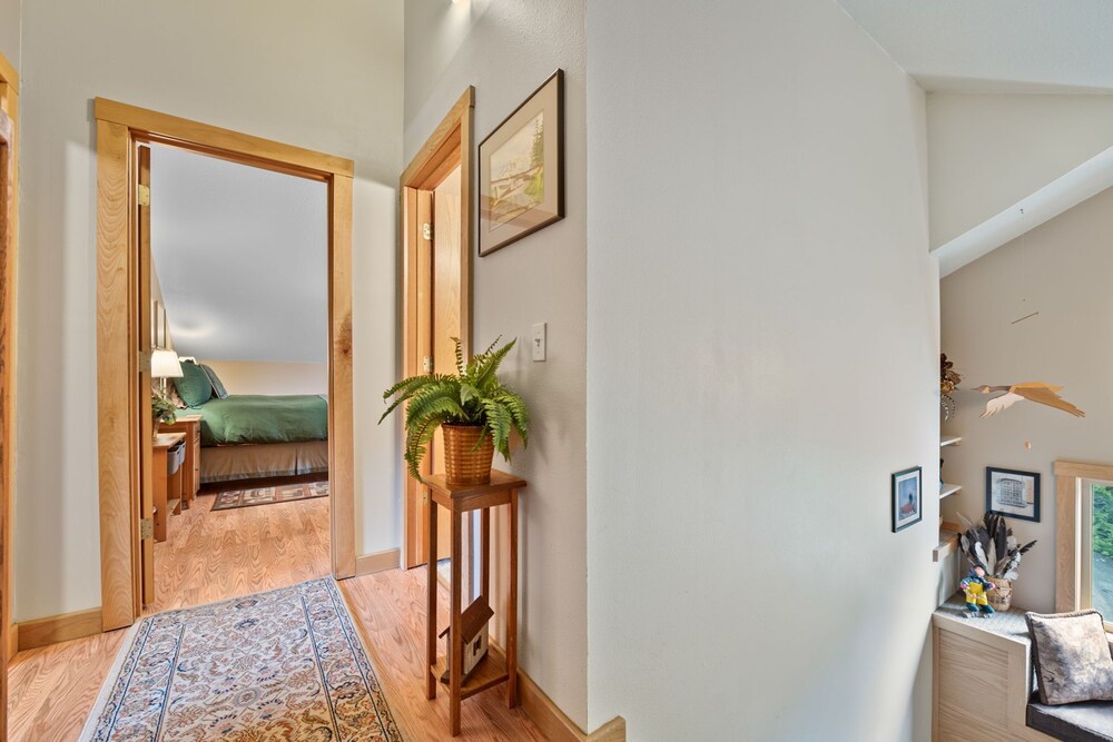 Bear Lake Lodgings Bed & Breakfast