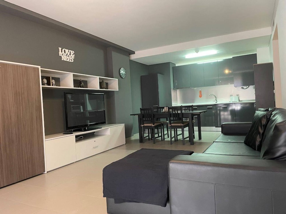15 in Portim o With 1 Bedrooms and 1 Bathrooms