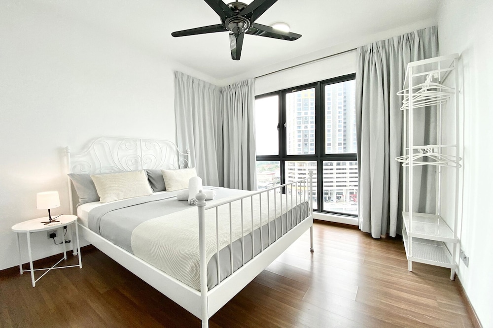 Amerin Residence Mall Apartments