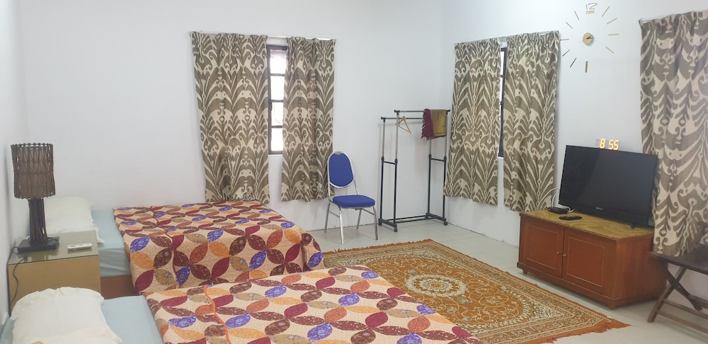 Mri Homestay Sg Buloh - Studio Unit With Chargeable Private Pool photo 5