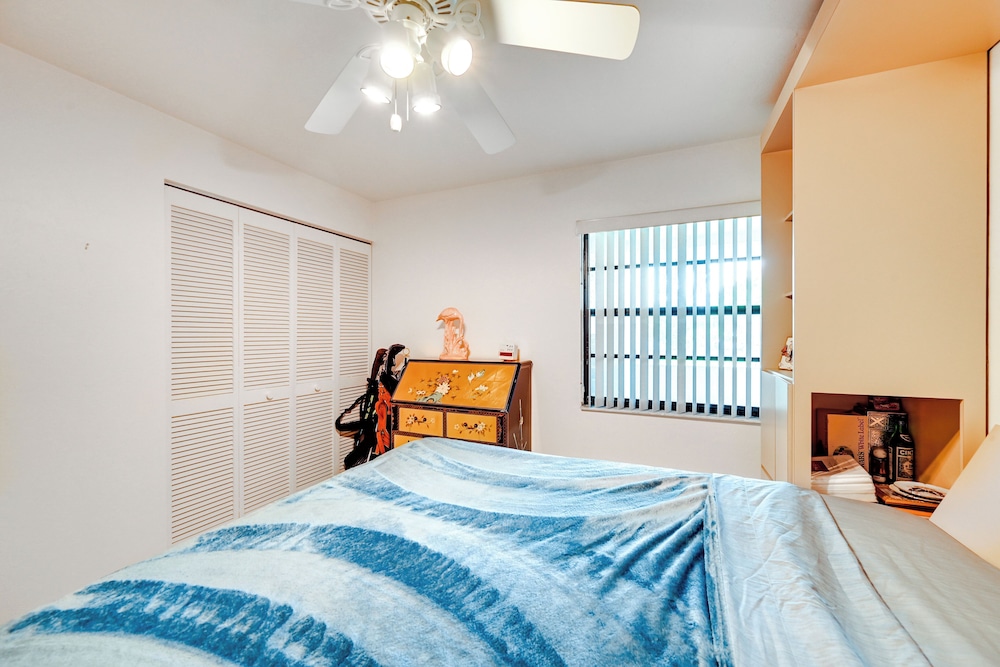 Waterfront Marco Island Condo < 1/4 Mi to Beach!