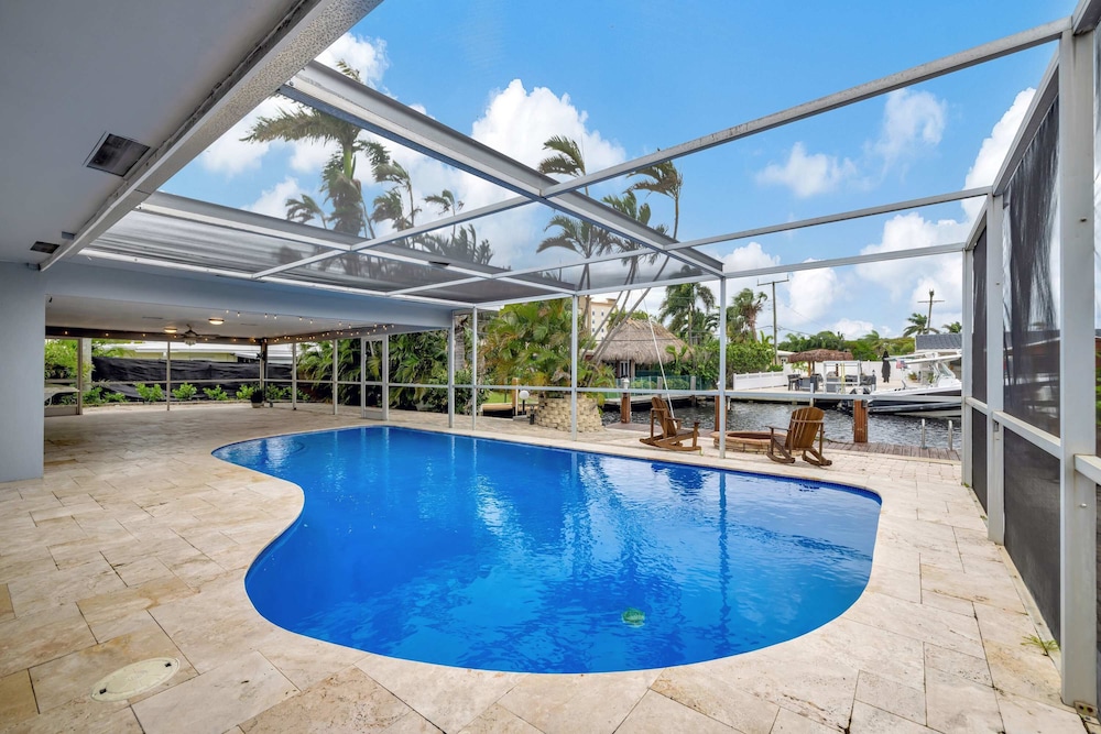 Waterfront Paradise Chic 3 BDR