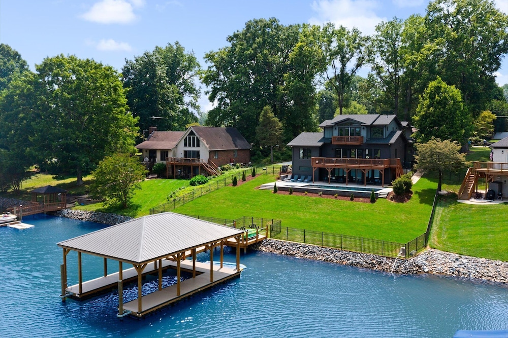 Elysian Shores W/heated Pool & Optional Boat Rental