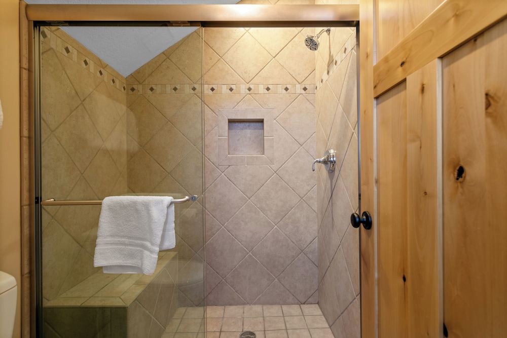 Queen Esther at Deer Valley Resort - Four Bedroom Condo with Hot Tub #2447 4 Condo
