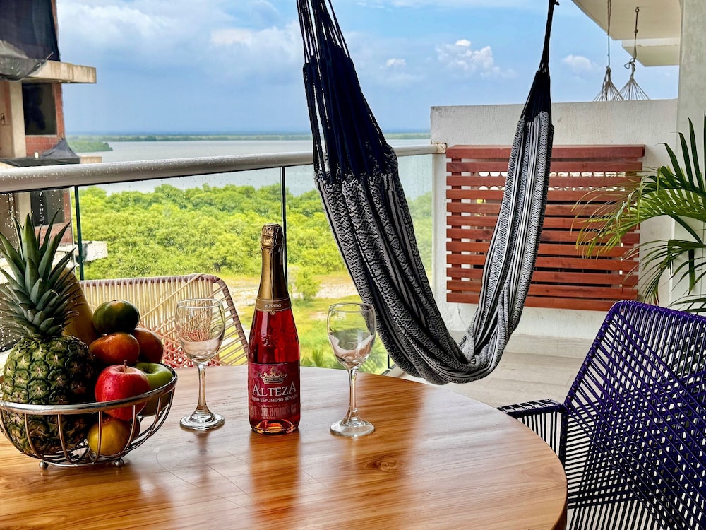 808 Martinique