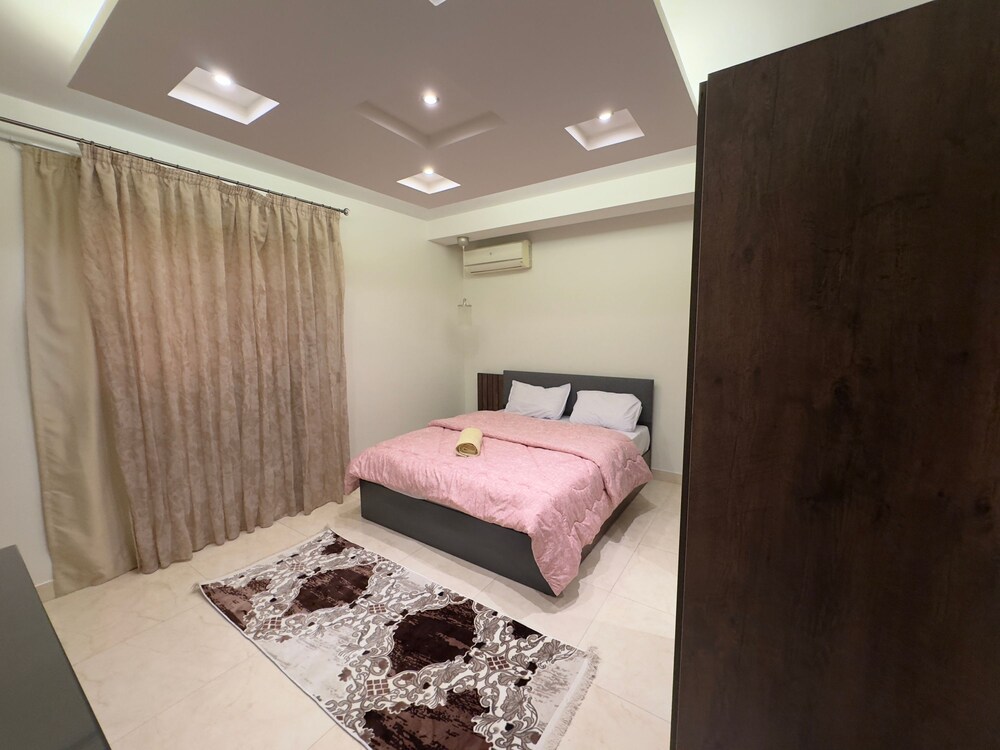 CK 1108 Spacious 2BR Apt 2BA Near Airport