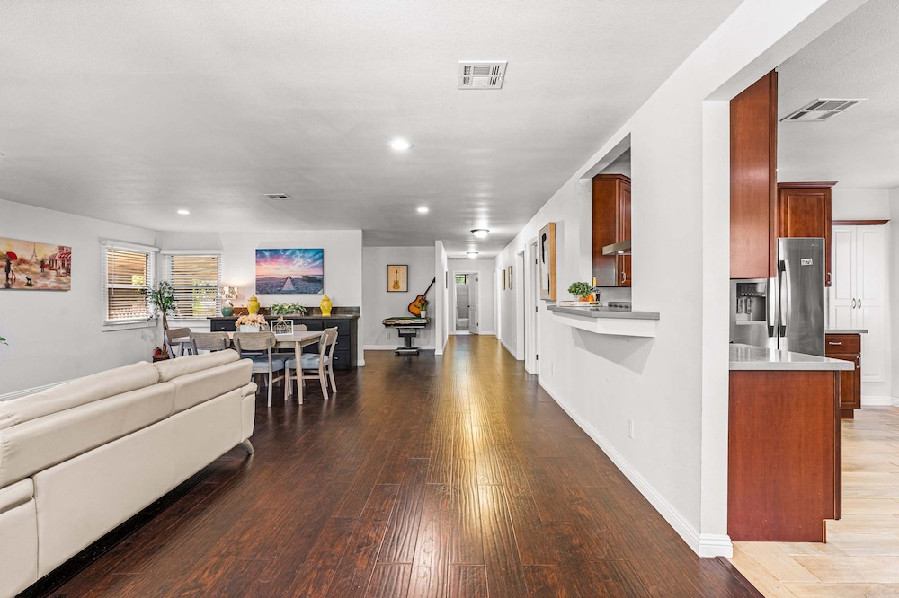 Comfortable Pasadena Retreat With Good Location