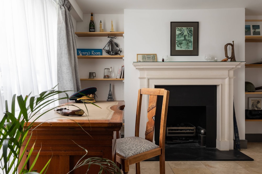 Molyneux Street II by Onefinestay