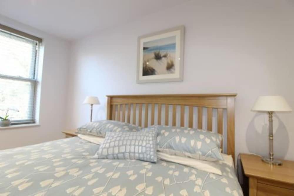 Middle Chine - 2 Bedroom Holiday Home view 4