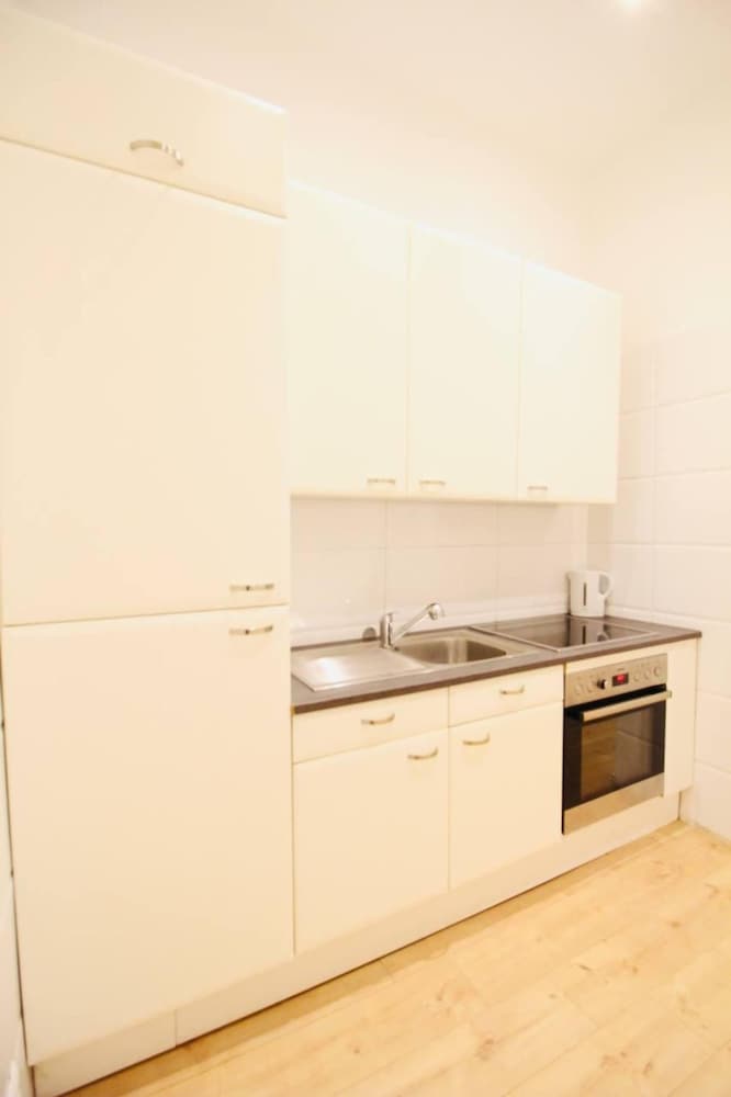 Cozy 5BR Apt 10min Walk to Augarten