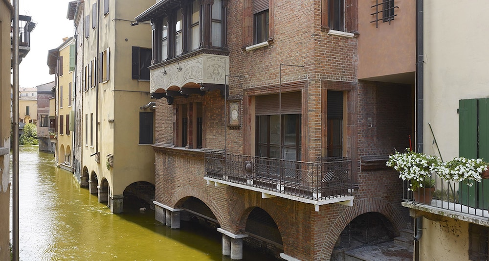 Casa Schirolli